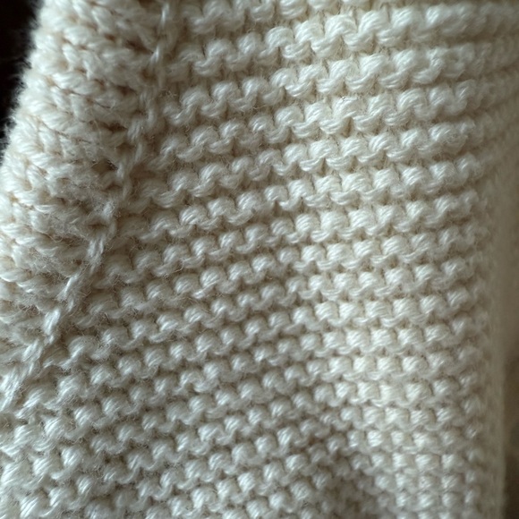 Neuflora Blaine sweater vest in cream - Picture 3 of 6